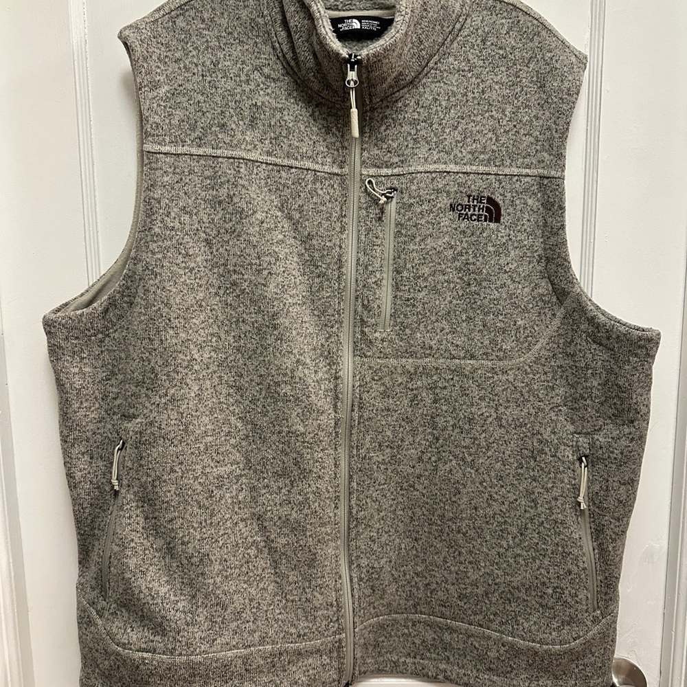 The North Face Men's Gray Fleece Vest